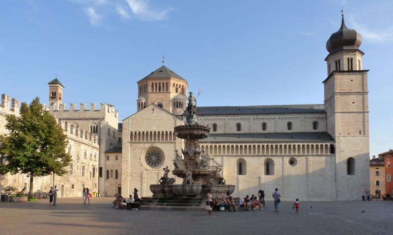 Trento piazza duomo